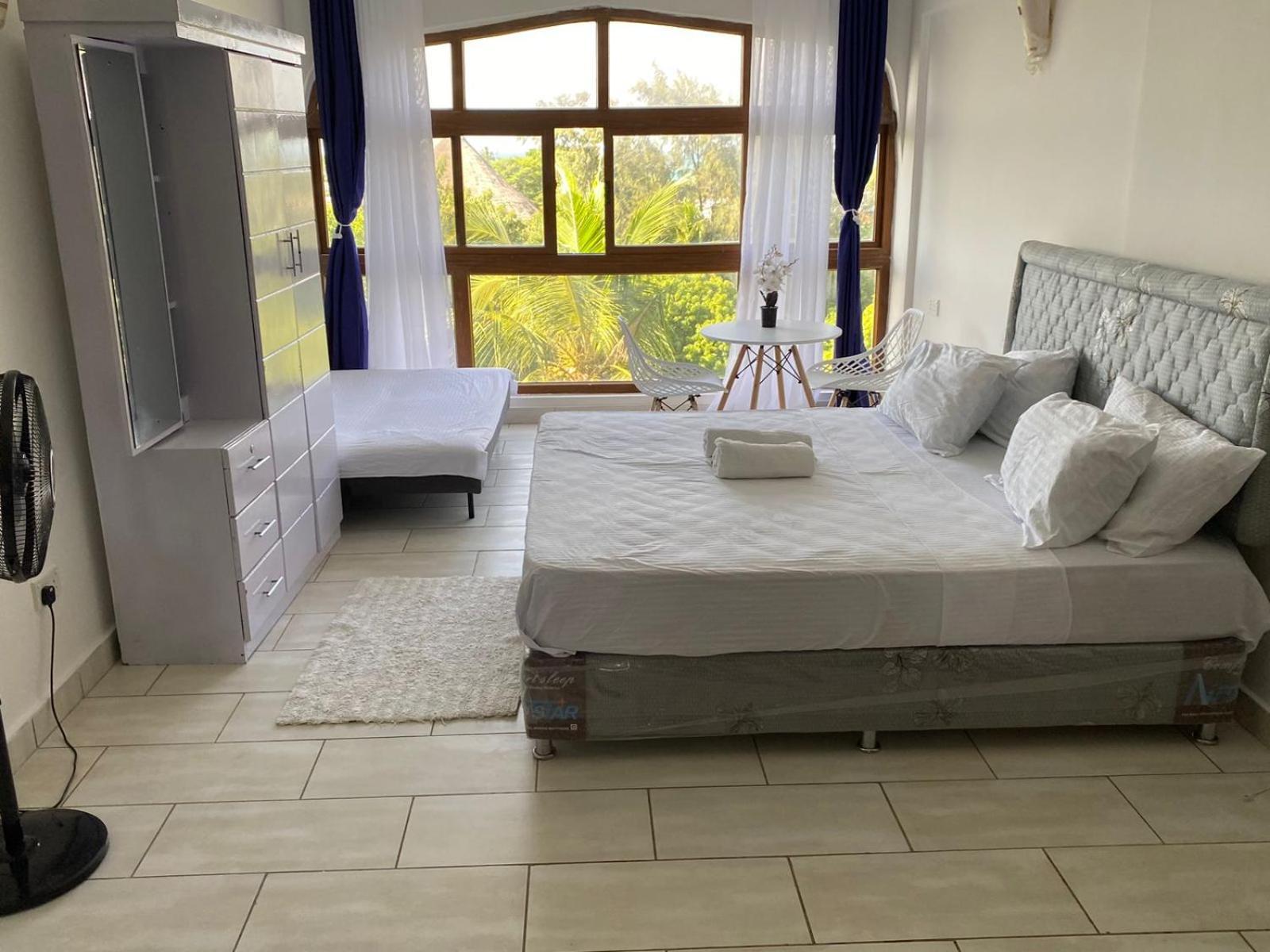 Beachfront Bliss Villa Diani Beach Exterior photo